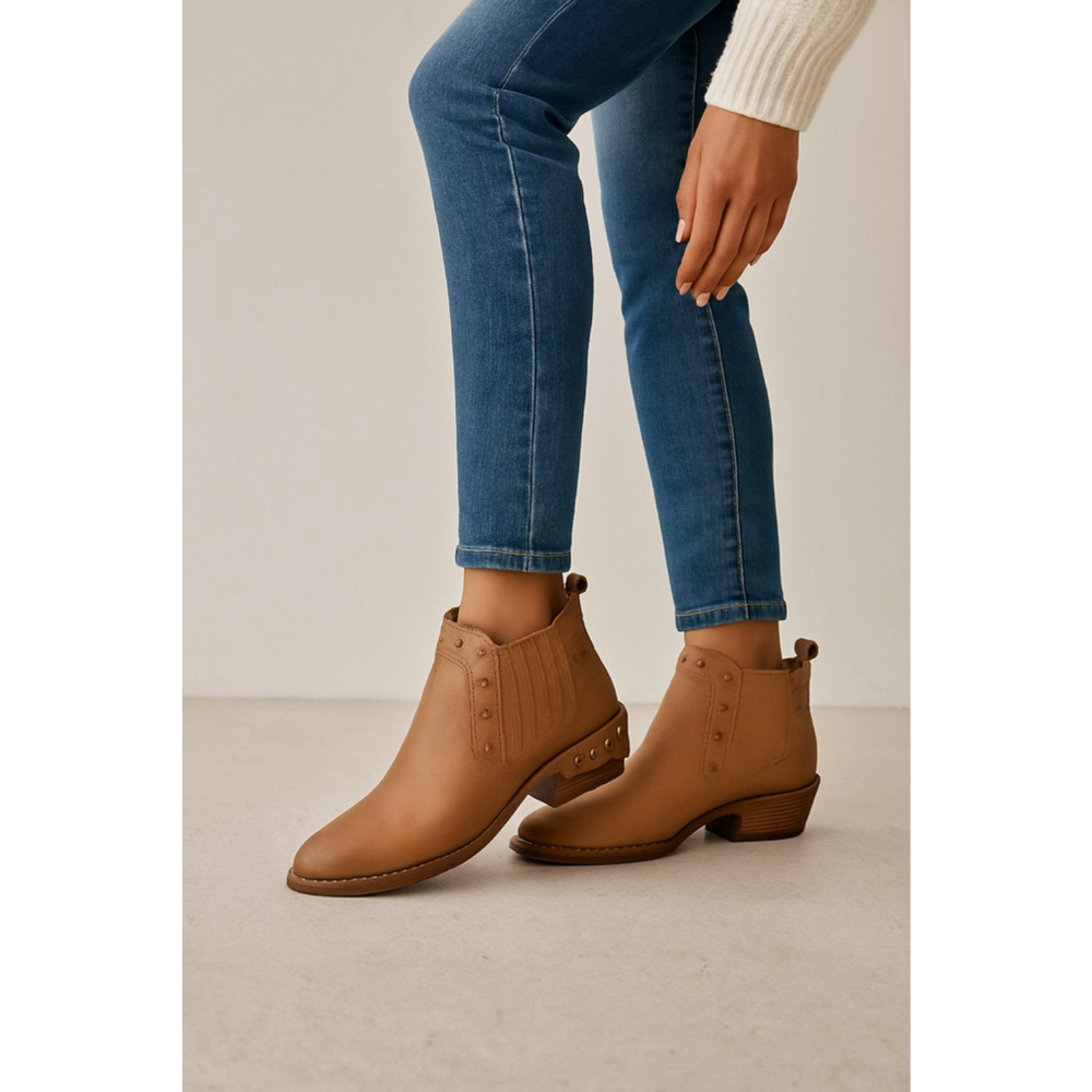 Women's Naughty Monkey Tan gold Ankle Boots & Booties Size 8.5